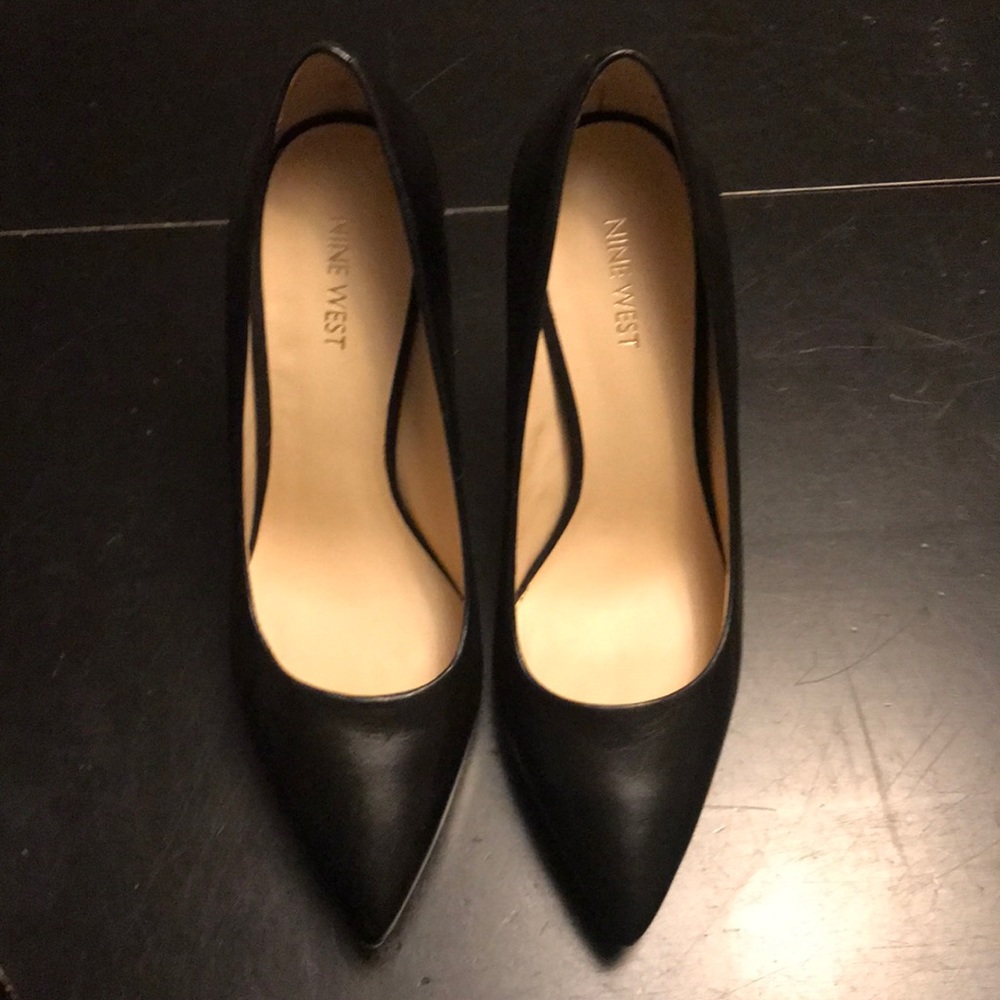 Nine West Black Pumps